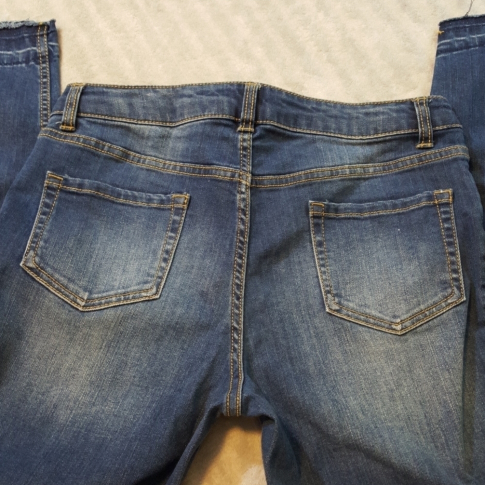 NWOT. Girl's Cat & Jack stretchy blue denim skinny jeans - Picture 5 of 7